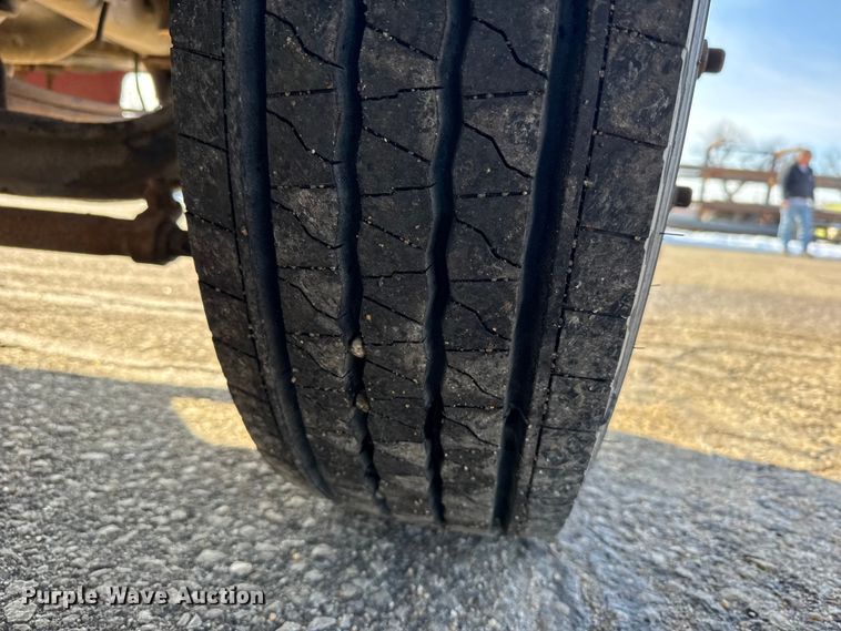 image for item FB0712 1994 Ford F600 flatbed truck