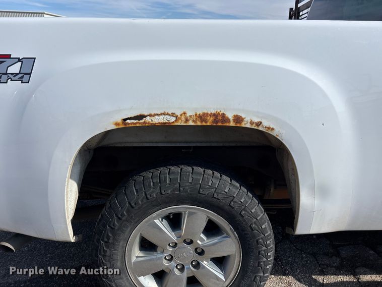 image for item FB0713 2009 GMC Sierra 1500 Ext. Cab pickup truck