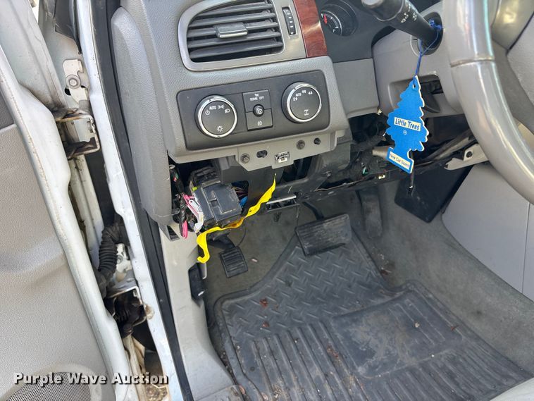 image for item FB0713 2009 GMC Sierra 1500 Ext. Cab pickup truck