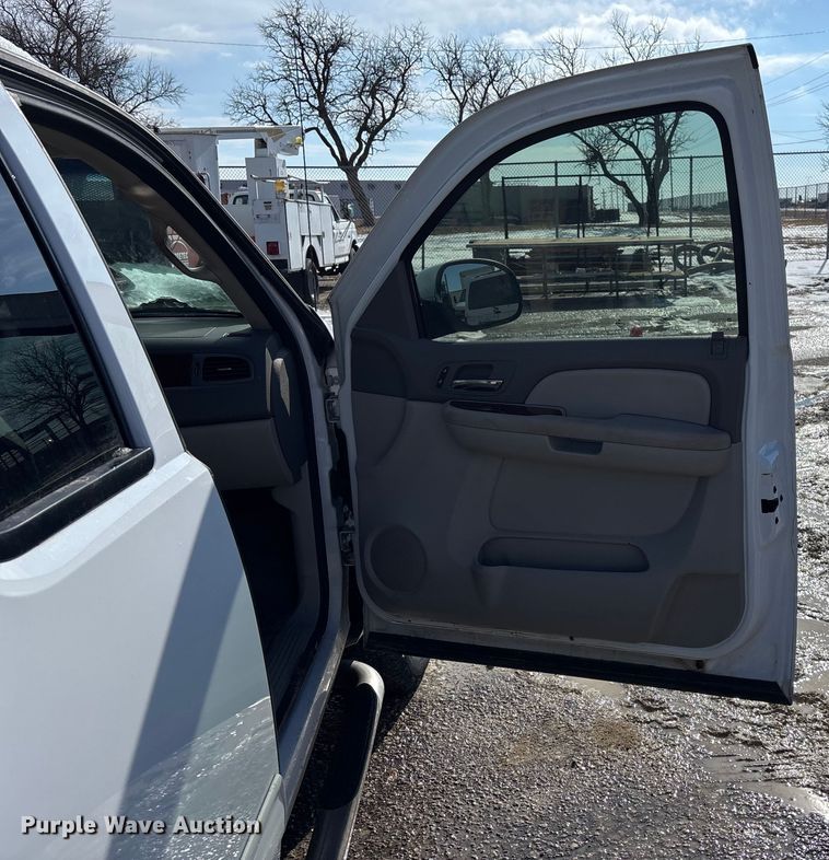 image for item FB0713 2009 GMC Sierra 1500 Ext. Cab pickup truck