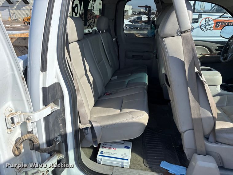 image for item FB0713 2009 GMC Sierra 1500 Ext. Cab pickup truck