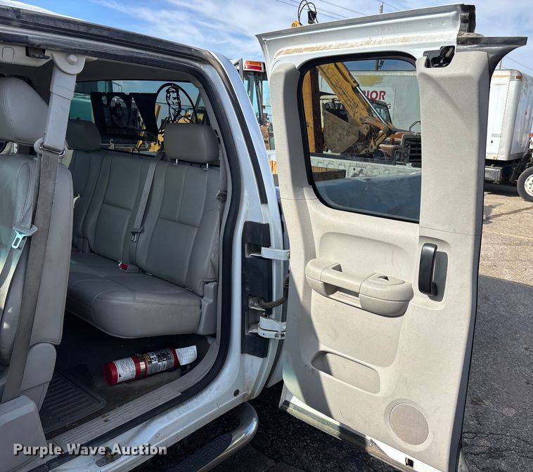 image for item FB0713 2009 GMC Sierra 1500 Ext. Cab pickup truck