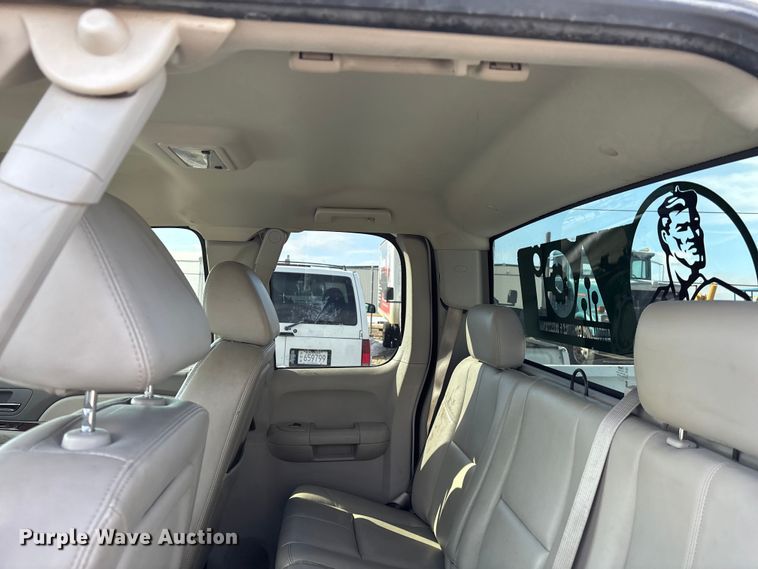 image for item FB0713 2009 GMC Sierra 1500 Ext. Cab pickup truck