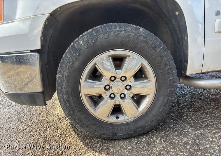 image for item FB0713 2009 GMC Sierra 1500 Ext. Cab pickup truck