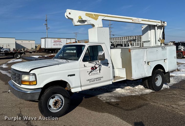image for item FB0714 1993 Ford F450 Super Duty bucket truck