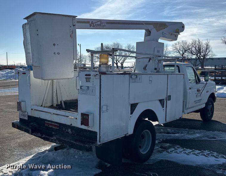 image for item FB0714 1993 Ford F450 Super Duty bucket truck