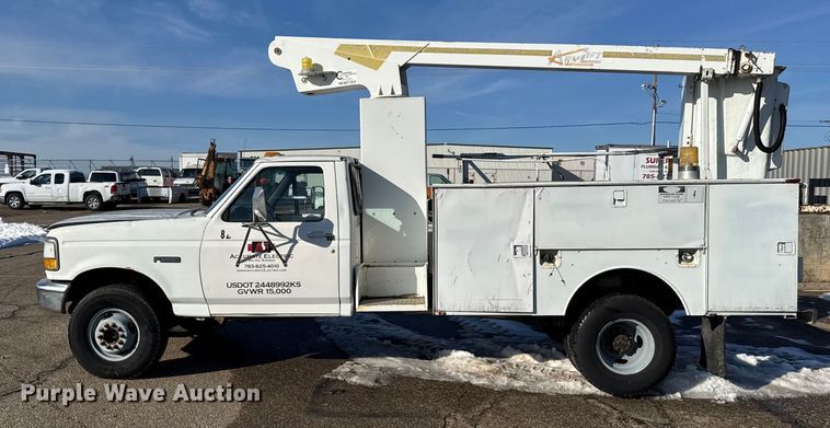 image for item FB0714 1993 Ford F450 Super Duty bucket truck