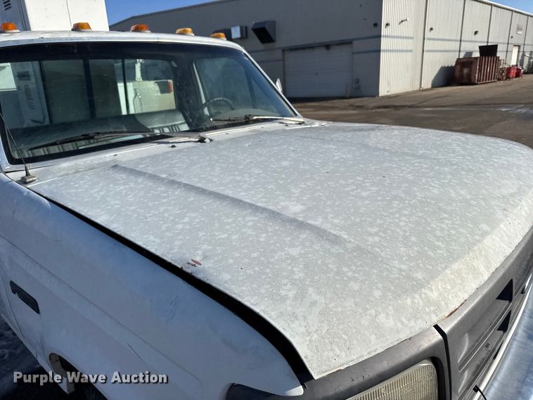 image for item FB0714 1993 Ford F450 Super Duty bucket truck