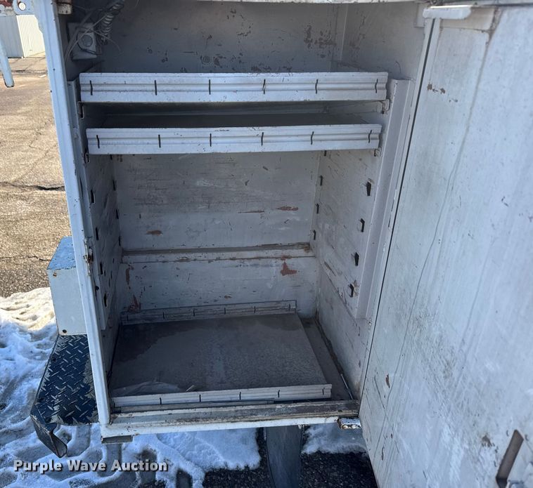 image for item FB0714 1993 Ford F450 Super Duty bucket truck