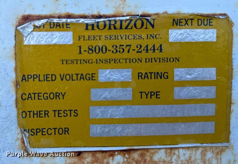 image for item FB0714 1993 Ford F450 Super Duty bucket truck