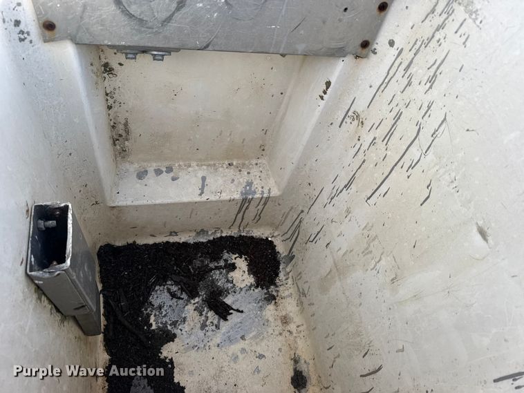 image for item FB0714 1993 Ford F450 Super Duty bucket truck