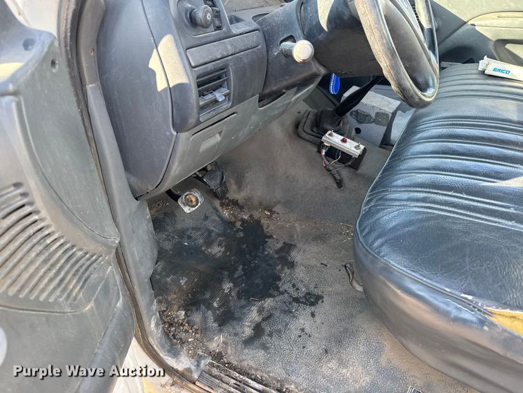 image for item FB0714 1993 Ford F450 Super Duty bucket truck