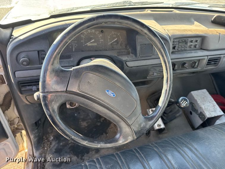 image for item FB0714 1993 Ford F450 Super Duty bucket truck