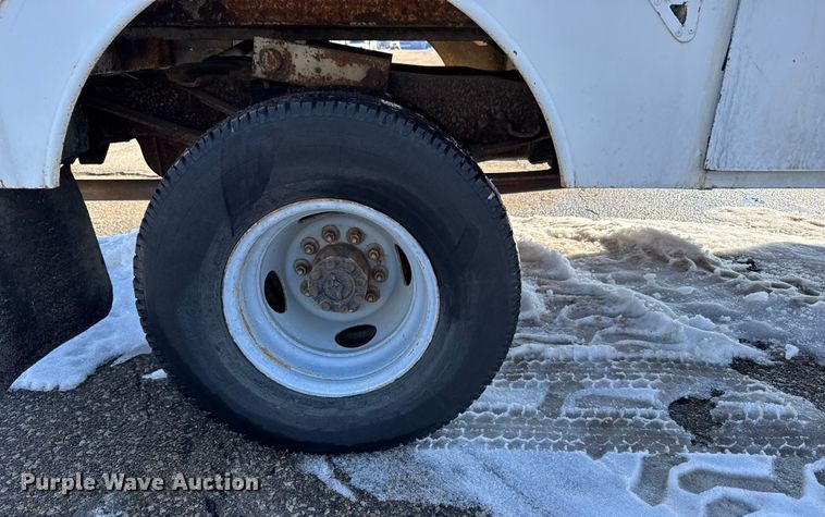 image for item FB0714 1993 Ford F450 Super Duty bucket truck