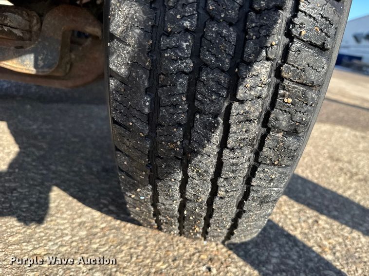 image for item FB0714 1993 Ford F450 Super Duty bucket truck