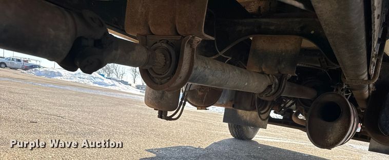 image for item FB0717 1981 International 1754 flatbed truck