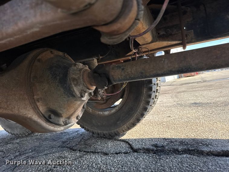 image for item FB0717 1981 International 1754 flatbed truck