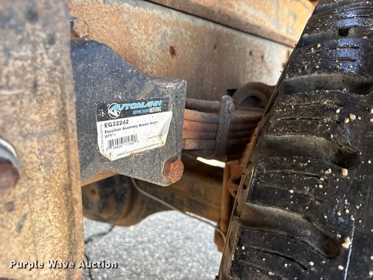 image for item FB0717 1981 International 1754 flatbed truck