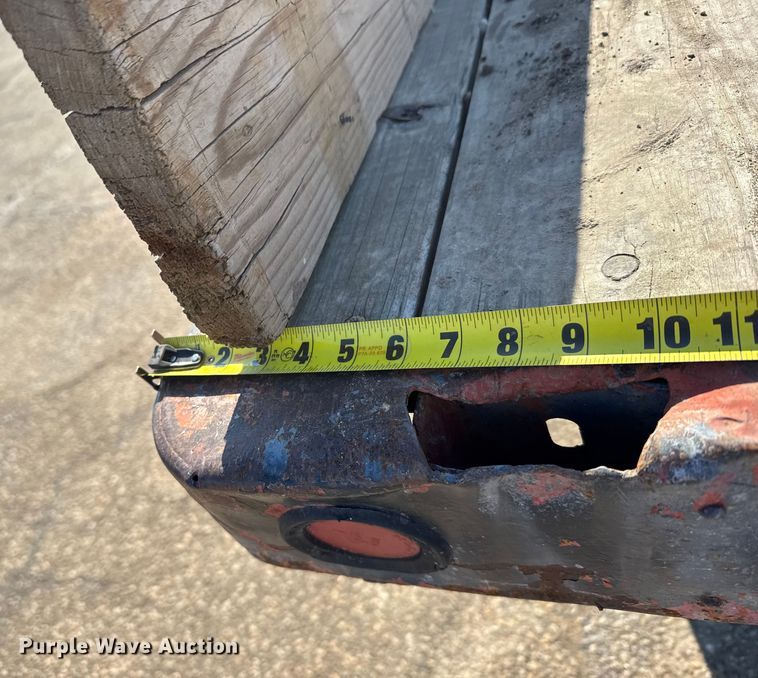 image for item FB0717 1981 International 1754 flatbed truck