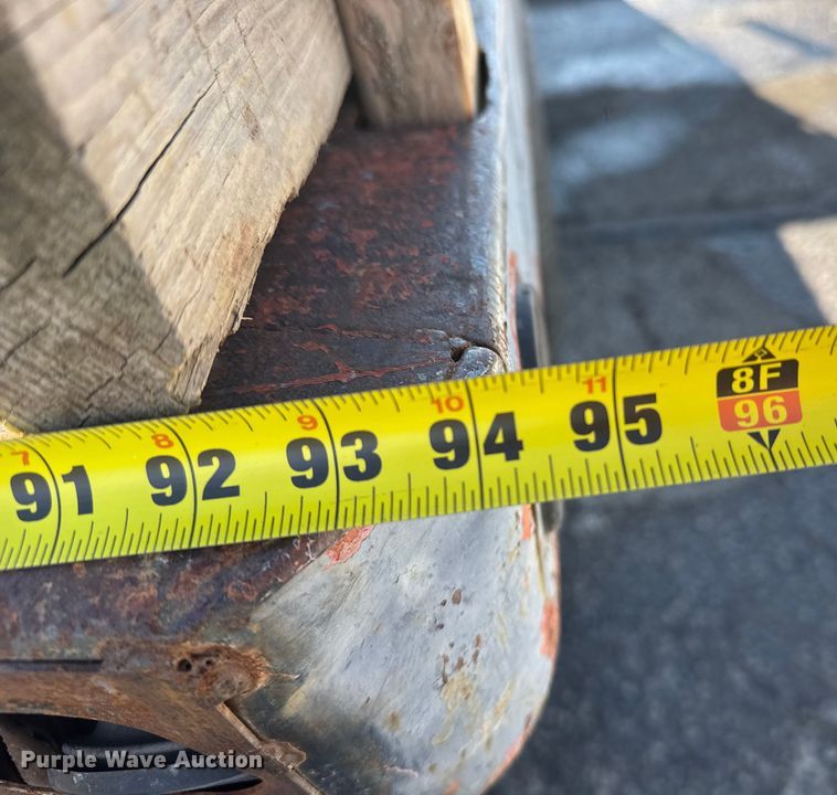 image for item FB0717 1981 International 1754 flatbed truck