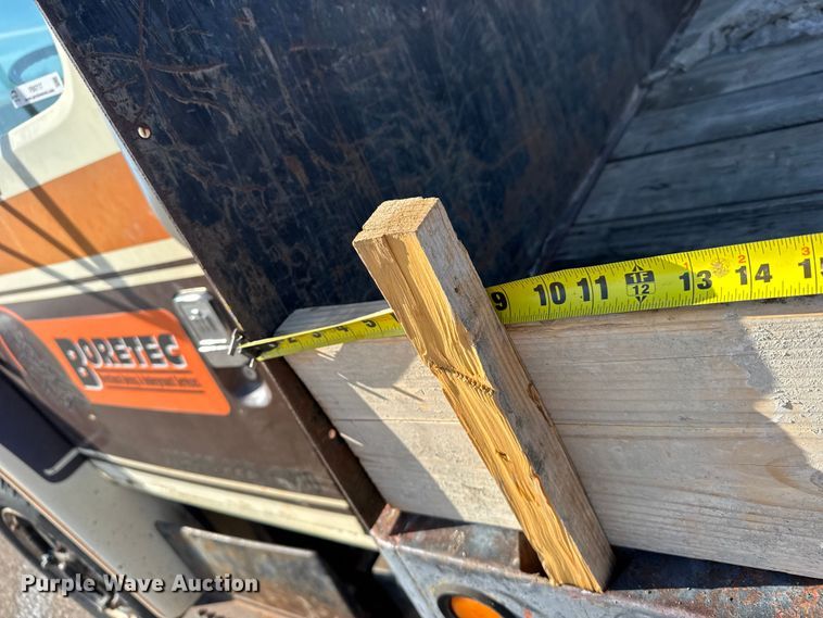 image for item FB0717 1981 International 1754 flatbed truck