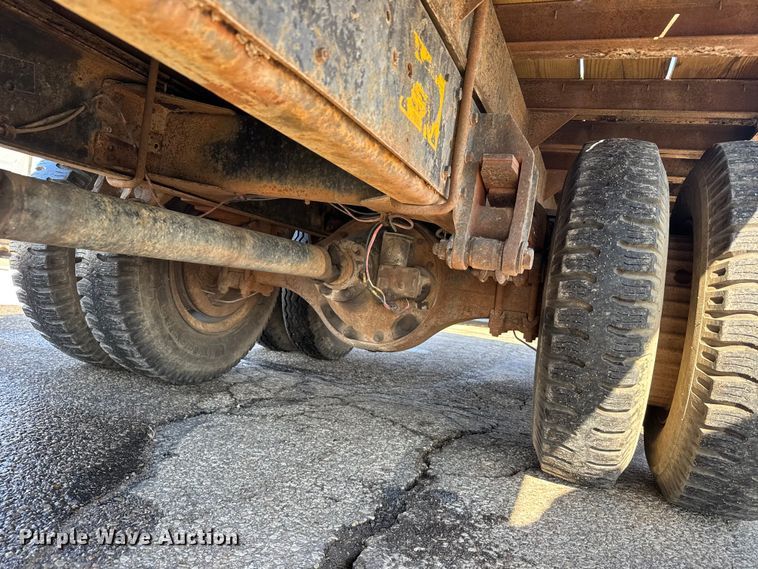 image for item FB0717 1981 International 1754 flatbed truck