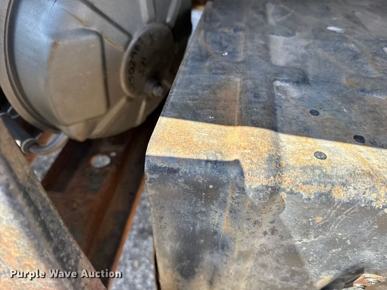 image for item FB0717 1981 International 1754 flatbed truck