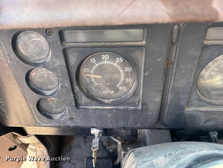 image for item FB0717 1981 International 1754 flatbed truck