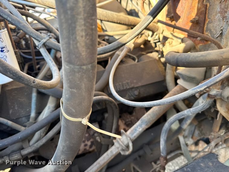 image for item FB0717 1981 International 1754 flatbed truck