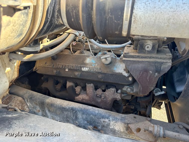 image for item FB0717 1981 International 1754 flatbed truck