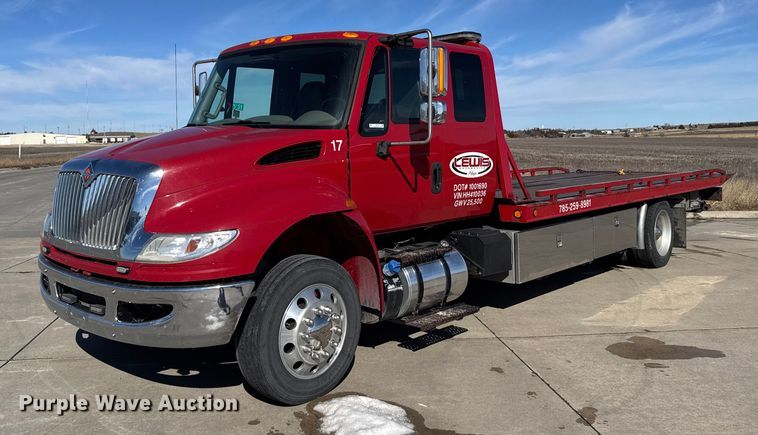 image for item FB0732 2017 International MA025 rollback truck