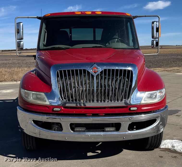 image for item FB0732 2017 International MA025 rollback truck