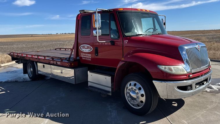 image for item FB0732 2017 International MA025 rollback truck