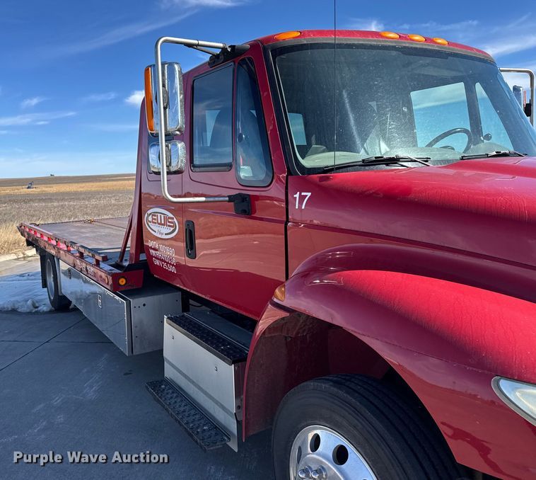 image for item FB0732 2017 International MA025 rollback truck