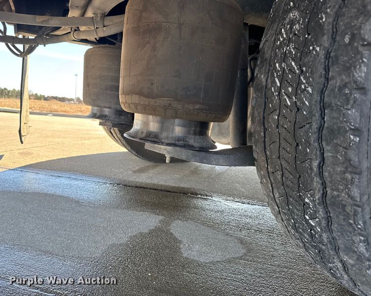 image for item FB0732 2017 International MA025 rollback truck