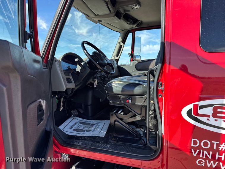 image for item FB0732 2017 International MA025 rollback truck