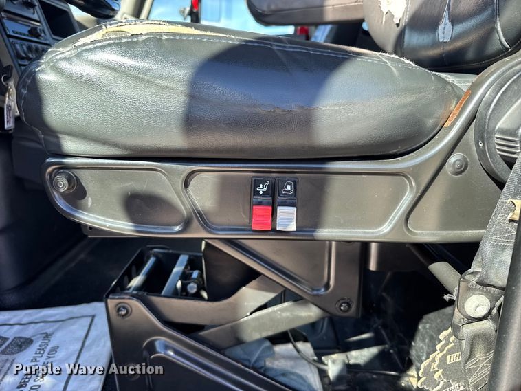 image for item FB0732 2017 International MA025 rollback truck