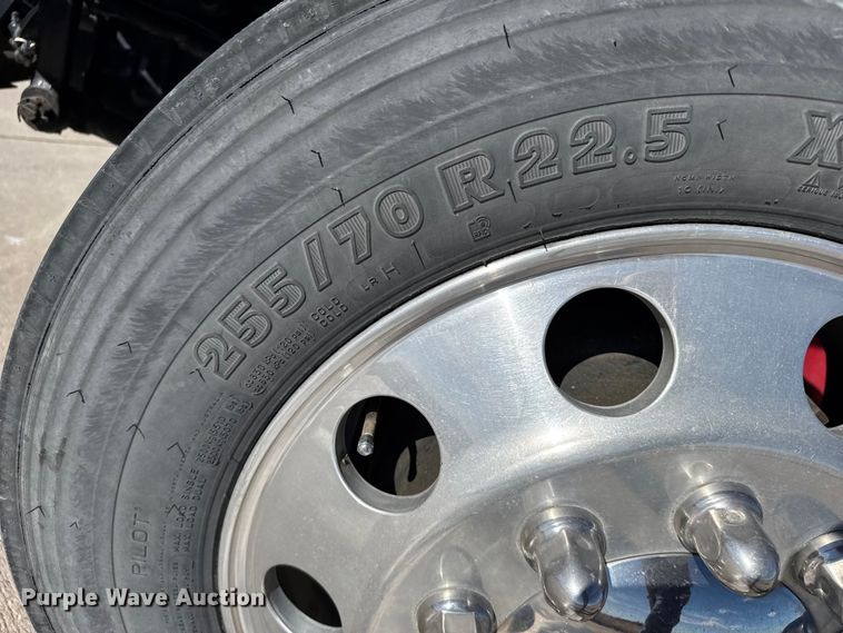 image for item FB0732 2017 International MA025 rollback truck