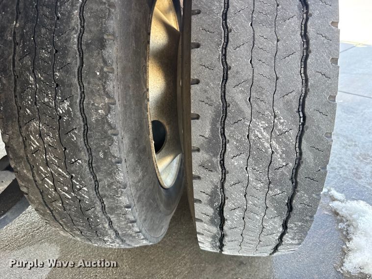 image for item FB0732 2017 International MA025 rollback truck