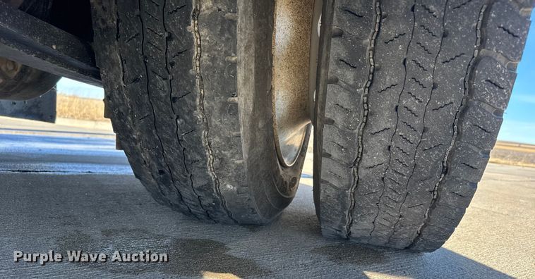 image for item FB0732 2017 International MA025 rollback truck