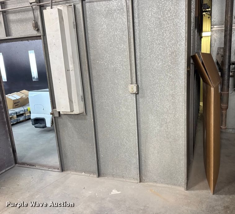 image for item FB0734 Paint booth