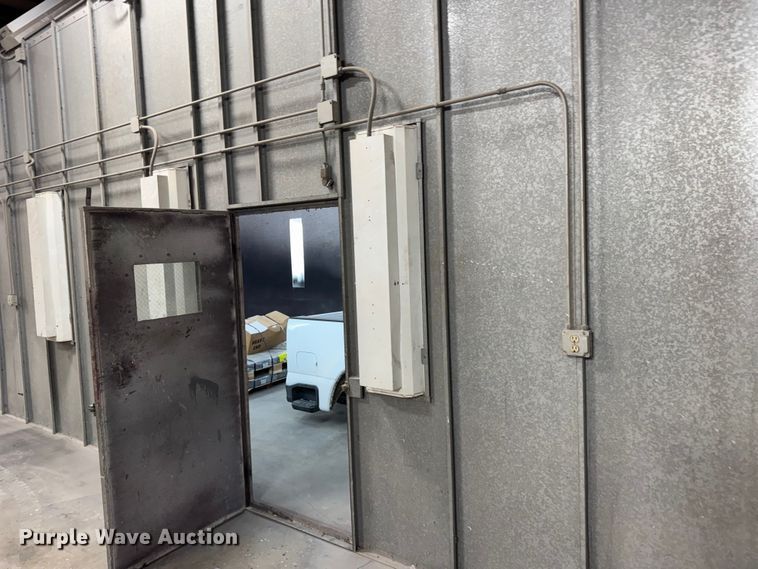 image for item FB0734 Paint booth