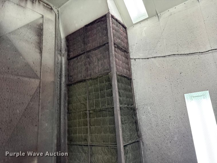 image for item FB0734 Paint booth