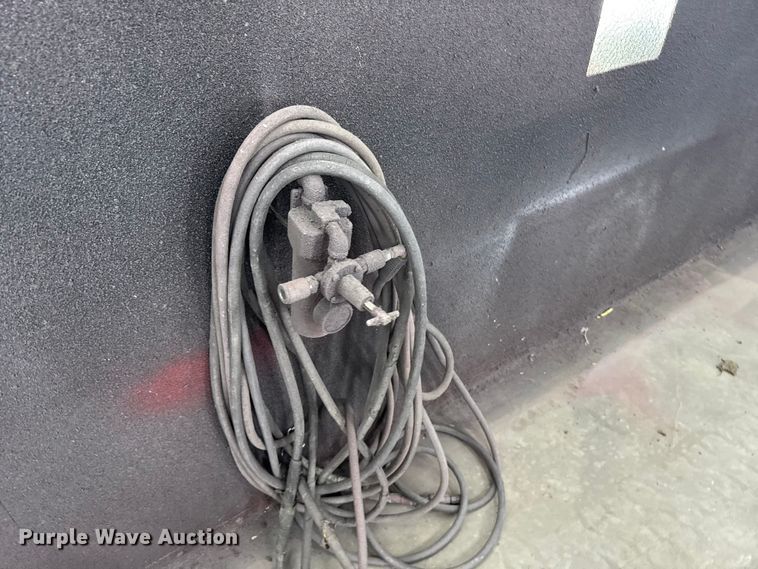 image for item FB0734 Paint booth