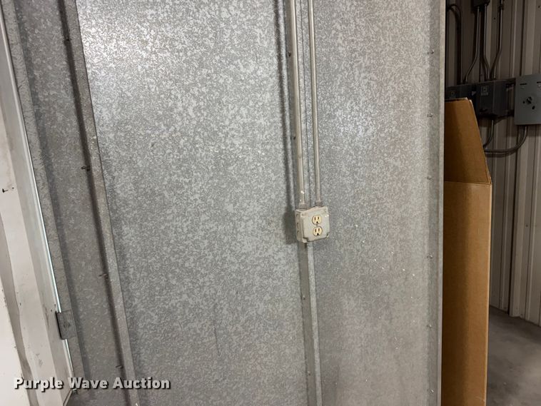 image for item FB0734 Paint booth