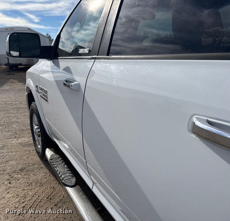 image for item FB0737 2016 RAM 2500 Crew Cab pickup truck