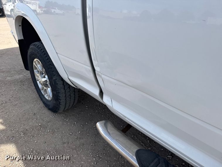 image for item FB0737 2016 RAM 2500 Crew Cab pickup truck