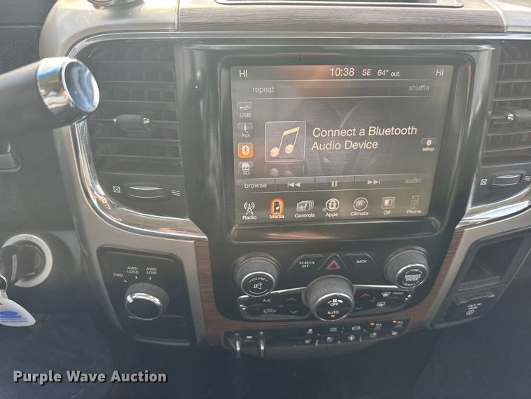 image for item FB0737 2016 RAM 2500 Crew Cab pickup truck