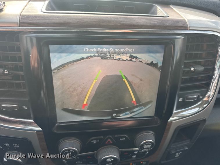 image for item FB0737 2016 RAM 2500 Crew Cab pickup truck