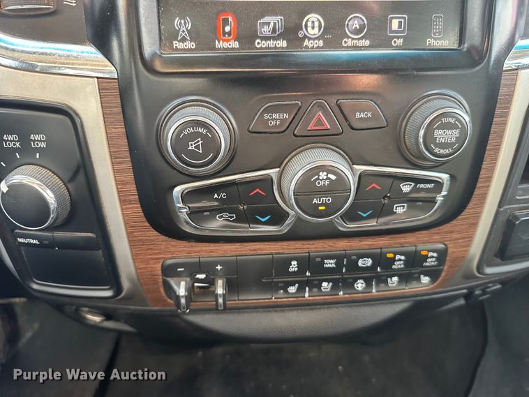 image for item FB0737 2016 RAM 2500 Crew Cab pickup truck